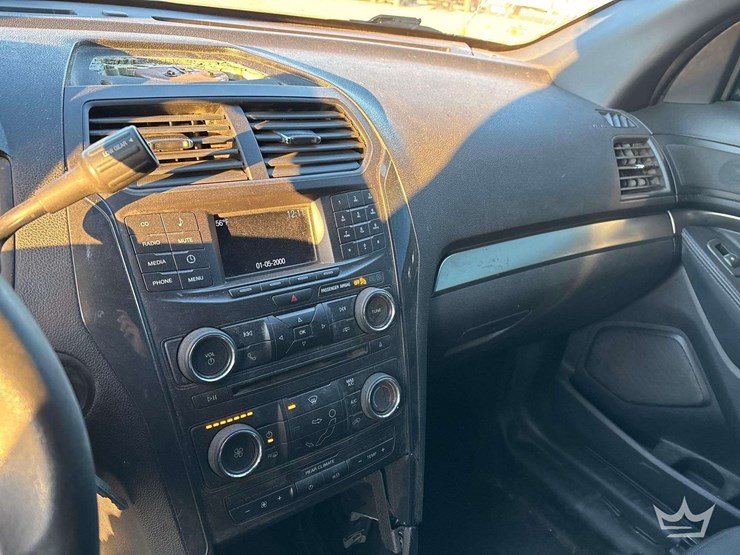 2018-ford-explorer-image-17