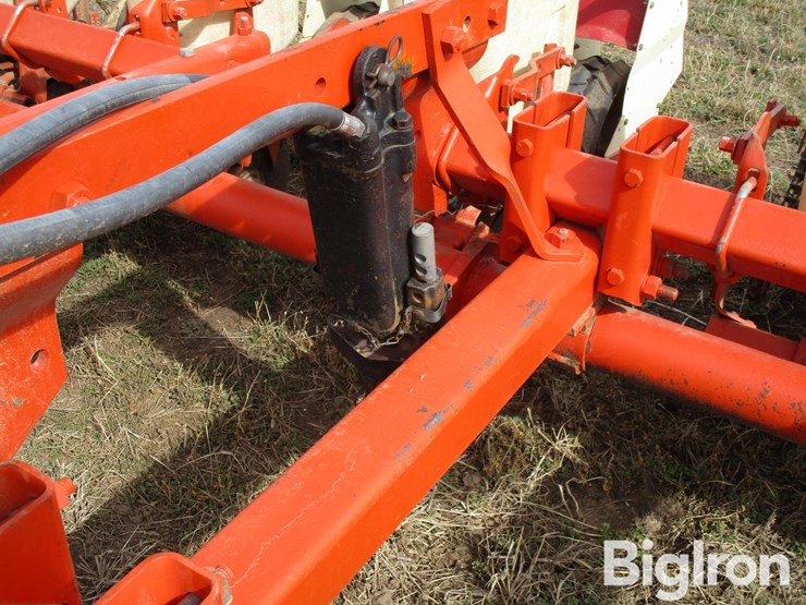 allis-chalmers-6r30-pull-type-planter-image-19