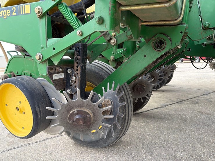 john-deere-7200-image-31