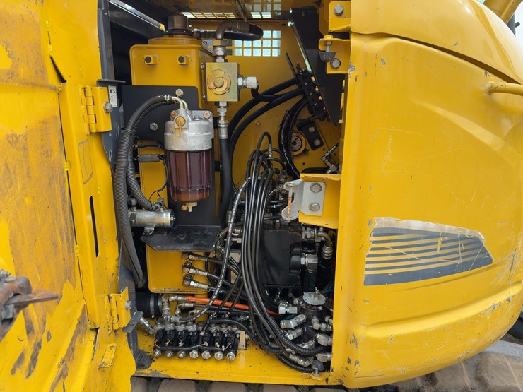 2017-kobelco-sk75sr-3e-image-26