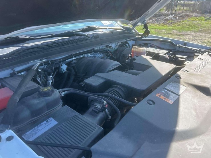 2018-chevrolet-tahoe-image-16