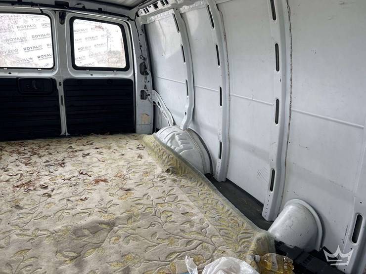 2016-chevrolet-express-2500-image-16