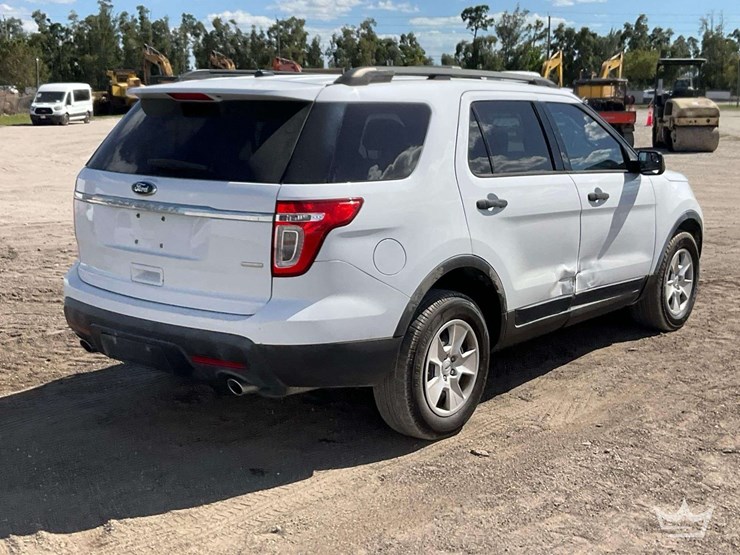 2013-ford-explorer-image-3