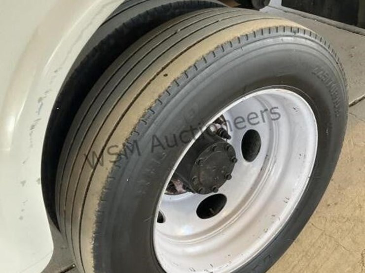 2013-ford-f550-image-8