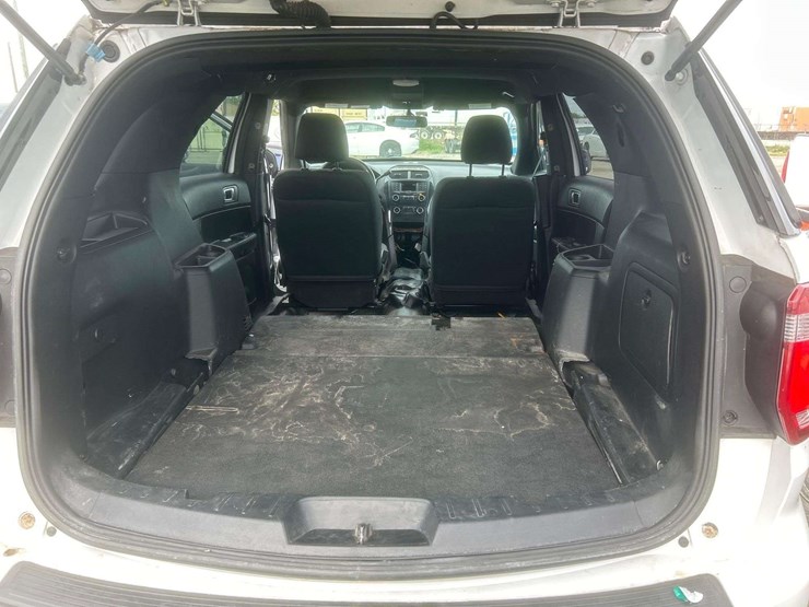 2018-ford-explorer-image-24