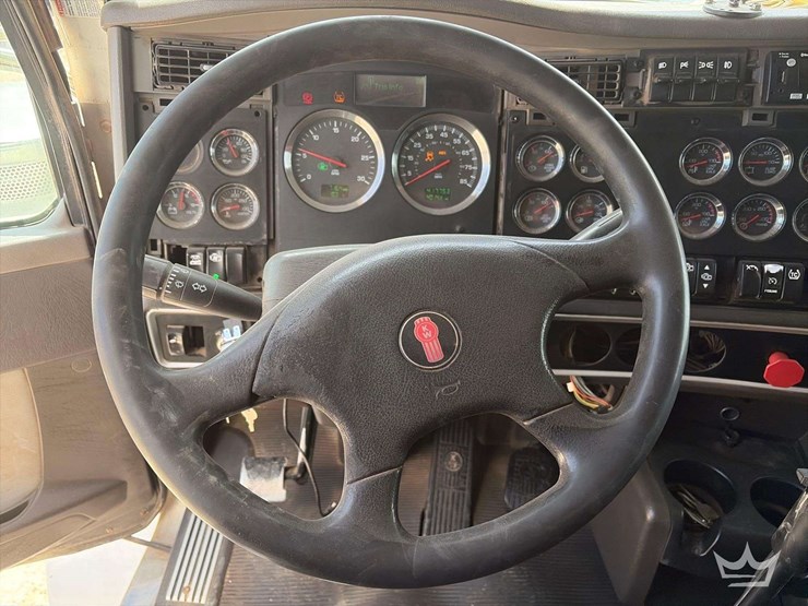 2018-kenworth-t800-image-14
