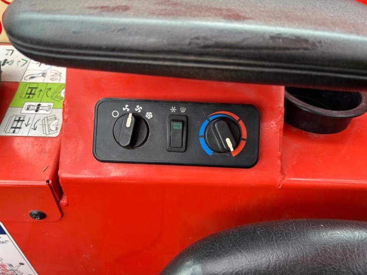 2020-skyjack-sj519th-image-26