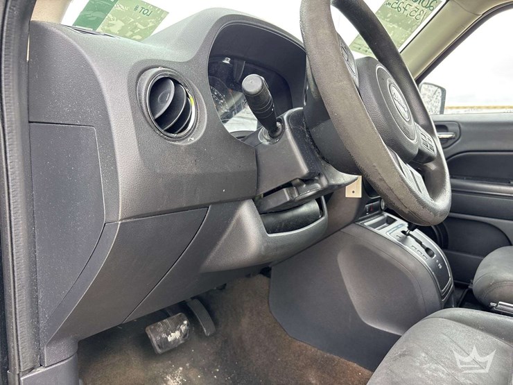 2016-jeep-patriot-sport-image-14