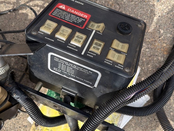 1994-john-deere-7200-image-40
