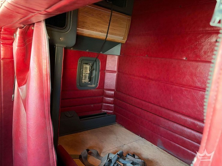 1994-peterbilt-377-image-19