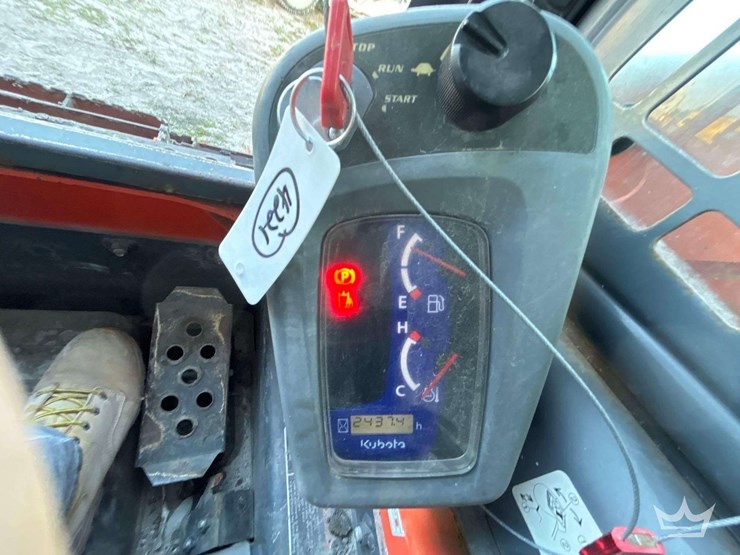 2016-kubota-ssv75-image-11