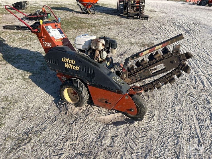2002-ditch-witch-1230h-image-2
