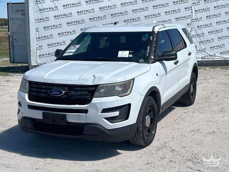 2016-ford-explorer-image-1
