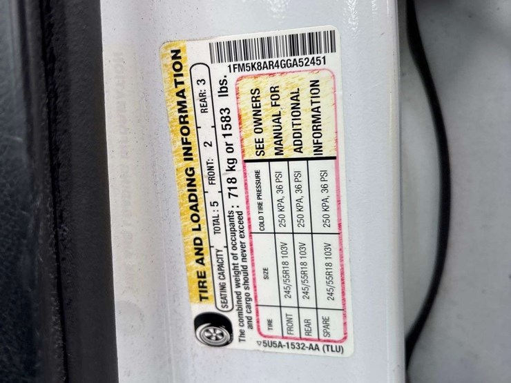 2016-ford-explorer-image-5