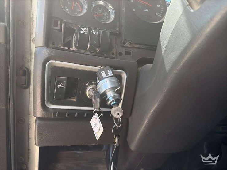 2018-kenworth-t800-image-11