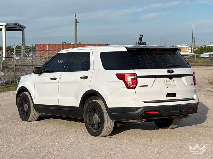 2018-ford-explorer-image-4