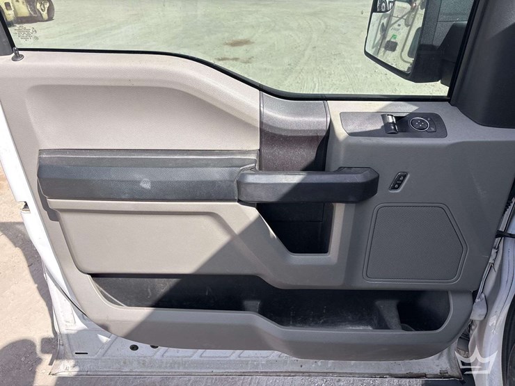 2019-ford-f150-image-16