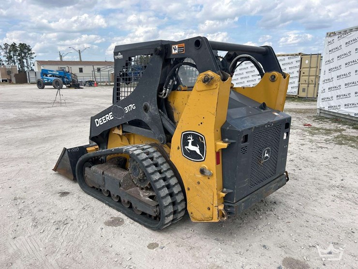 2023-deere-317g-image-4