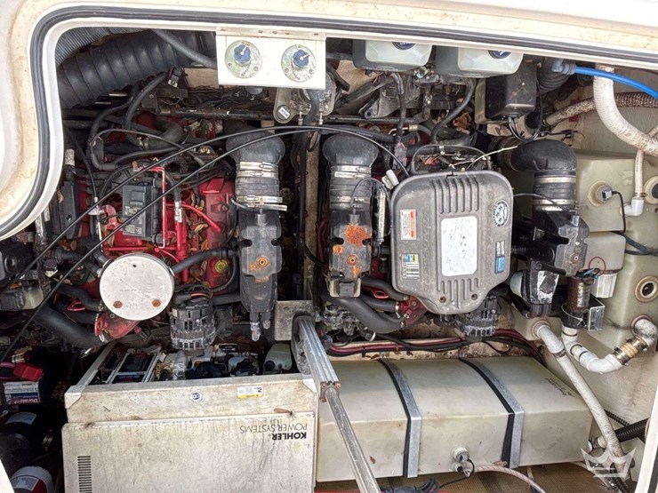 2007-30ft.-regal-30-express-cruiser-boat-with-2010-vantage-t/a-33-ft.-trailer-image-41