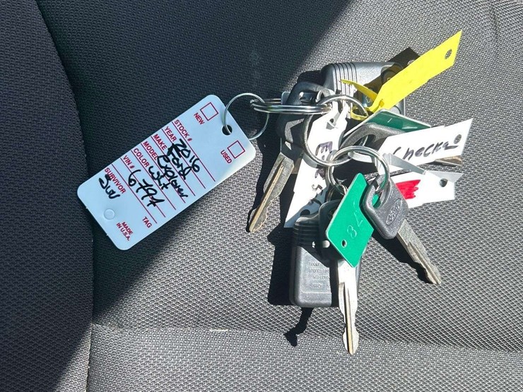 2016-ford-explorer-image-24