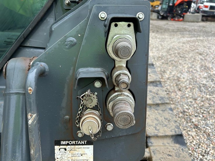 2021-deere-317g-image-11