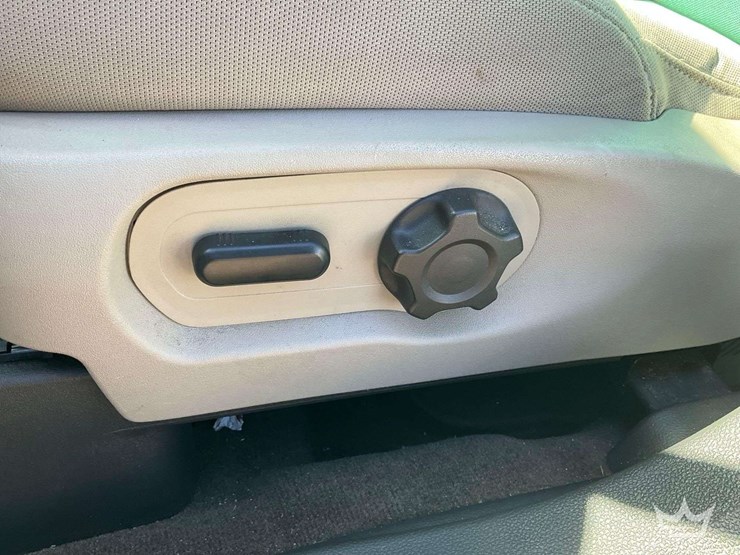 2013-ford-explorer-image-12