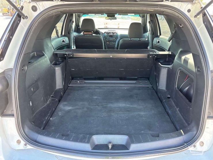 2017-ford-explorer-image-23