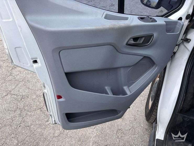 2017-ford-transit-image-12