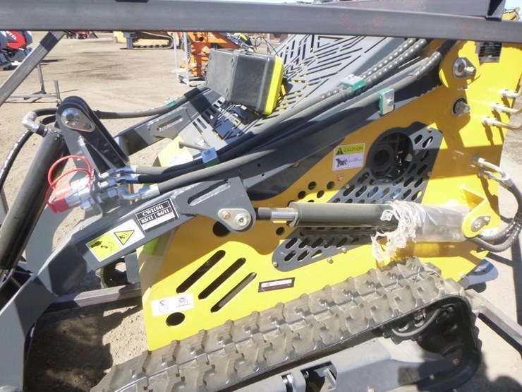 sdlanch-sdll60-skid-steer-track-loader-image-14