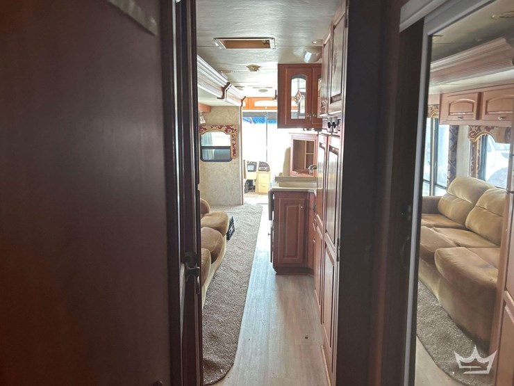 2006-freightliner-tuscany-4077-40ft-class-a-motorhome-image-35