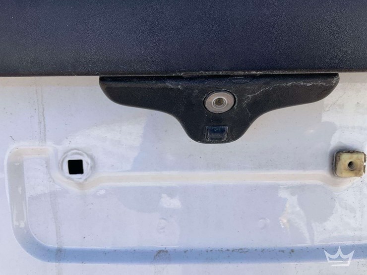 2016-ford-explorer-image-30