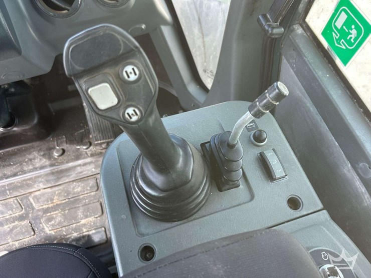 2014-hyundai-hl760-9a-image-18