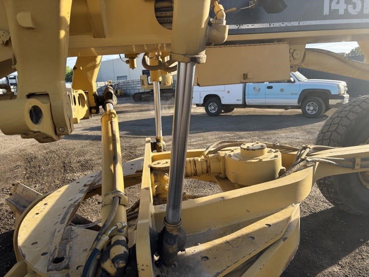 2006-caterpillar-143h-motor-grader-image-22