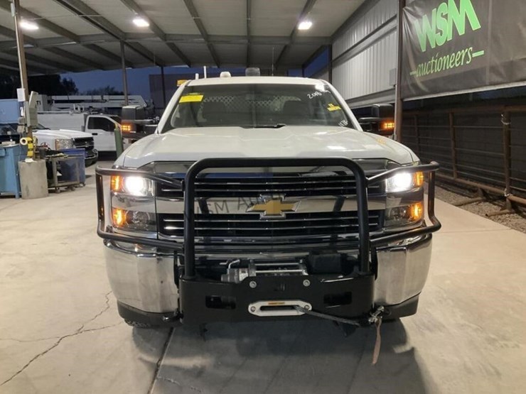 2018-chevrolet-silverado-3500hd-image-3