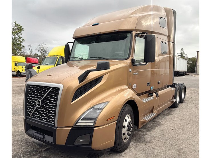 2022-volvo-vnl-760-image-1