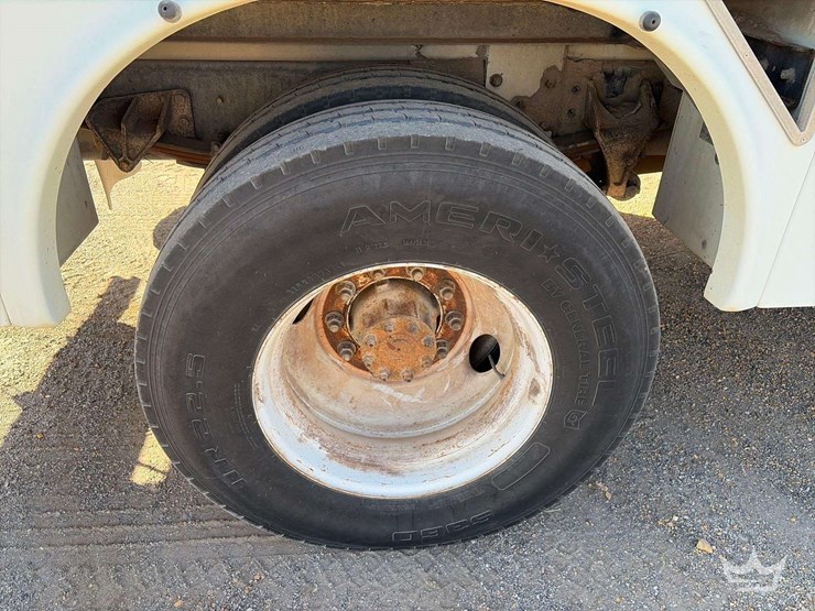 2011-international-durastar-4300-image-38