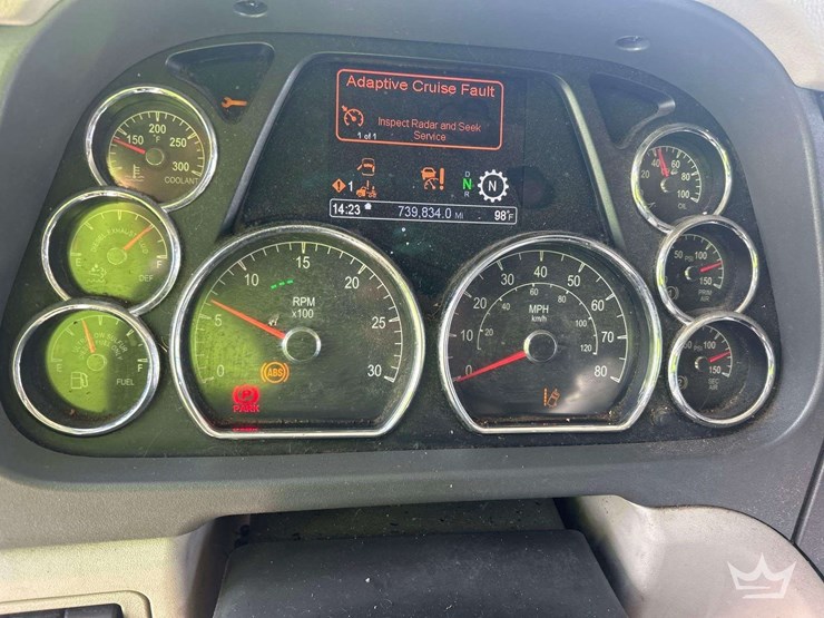 2019-peterbilt-579-image-12