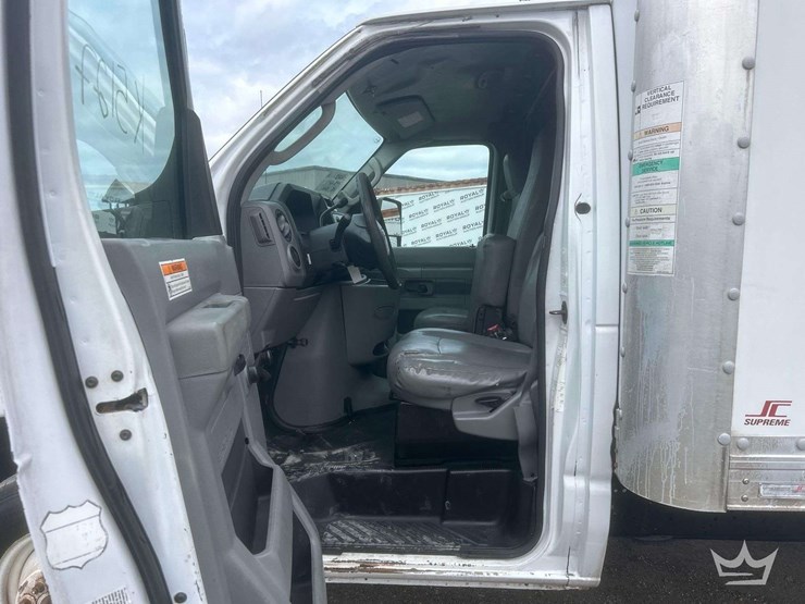 2012-ford-e350-image-20