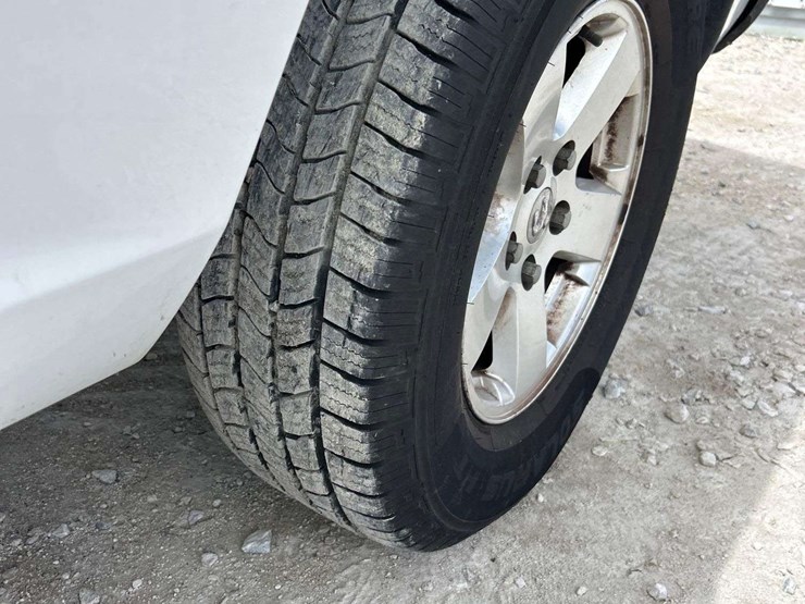 2012-dodge-1500-image-23