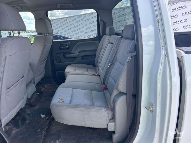 2017-gmc-sierra-2500-image-17