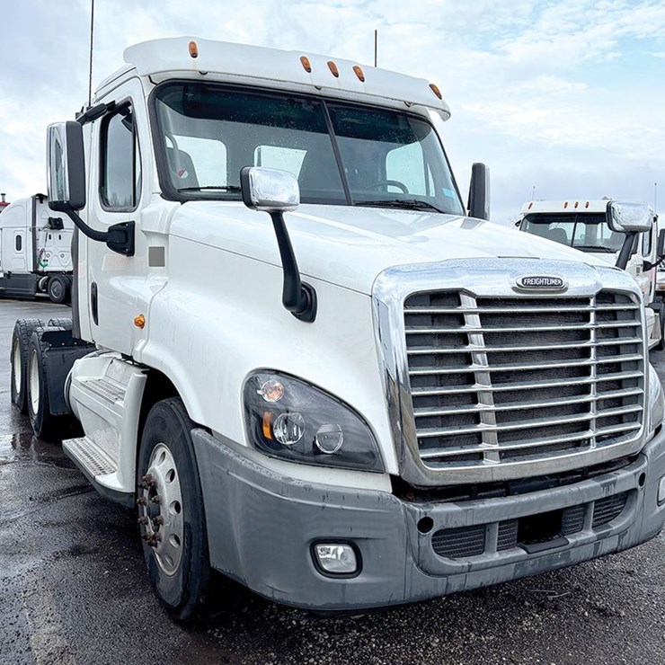 2016 FREIGHTLINER CASCADIA 125
