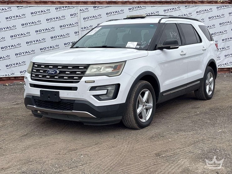 2016-ford-explorer-image-1