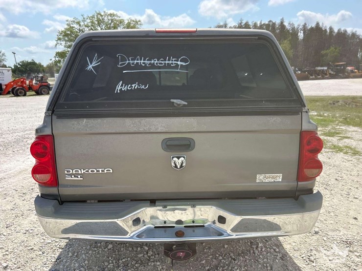 2005-dodge-dakota-image-27