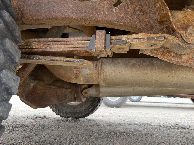 2005-gmc-2500-image-22