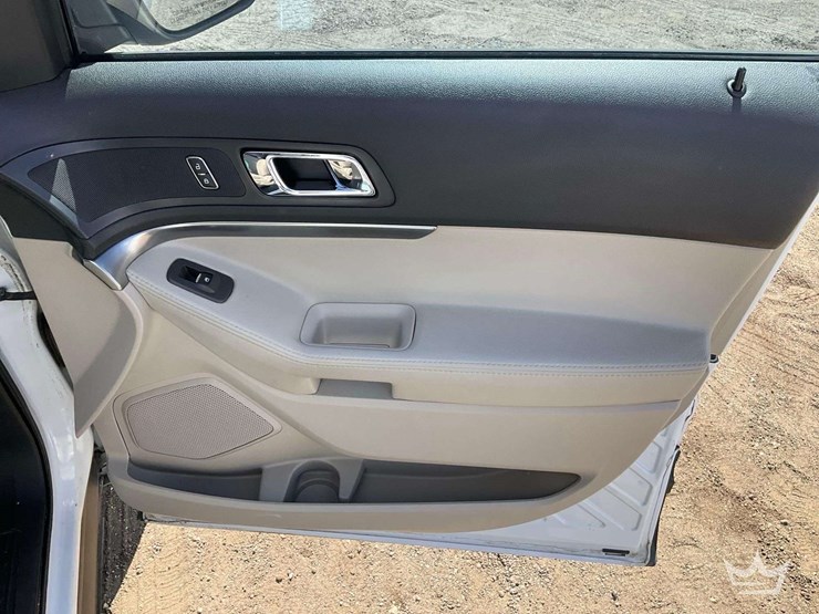 2013-ford-explorer-image-28