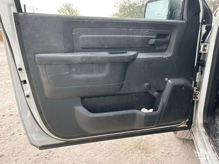 2015-dodge-1500-image-11