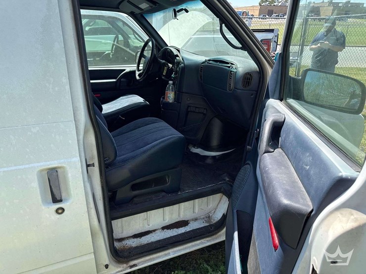 1996-chevrolet-astro-image-16