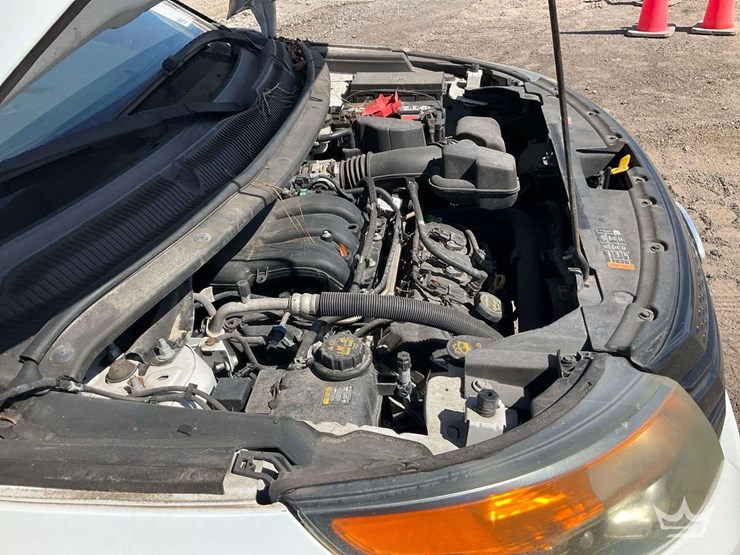 2015-ford-explorer-image-8