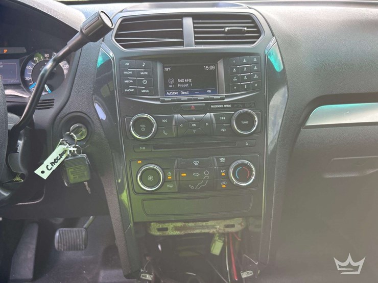 2017-ford-explorer-image-18