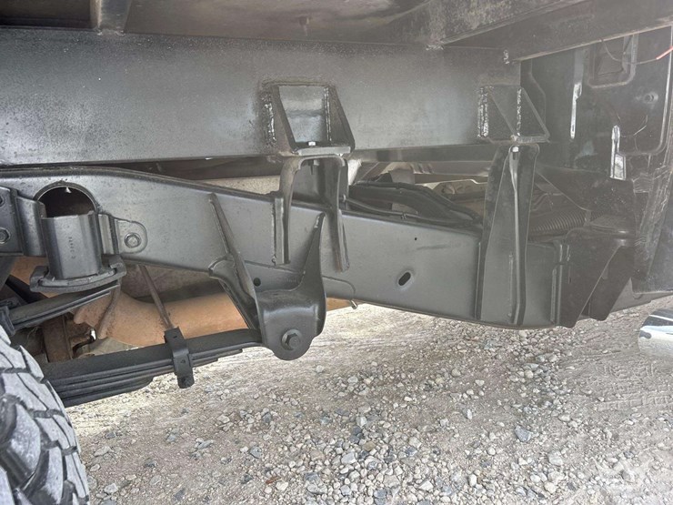 2015-gmc-sierra-3500-image-30